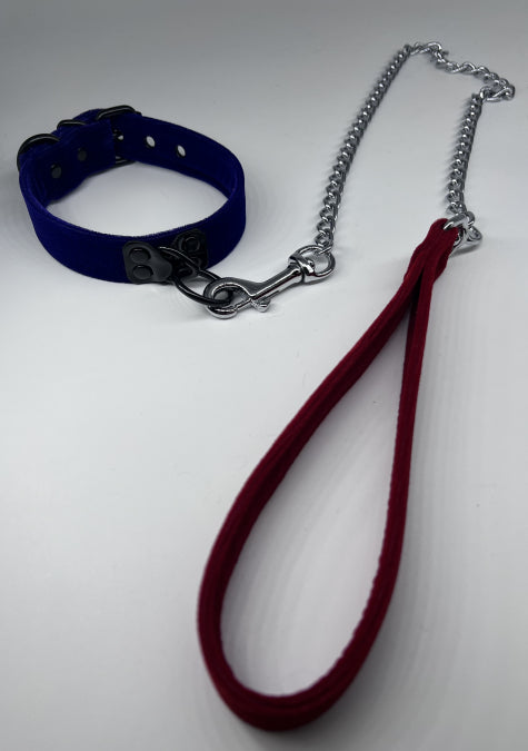 Caress Velvet Leash in Burgundy