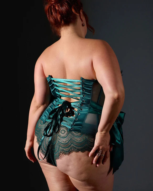 Nocturn's Dream Lace Corset in Emerald Green