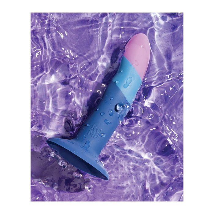 Piccolo Pegging Dildo in Small