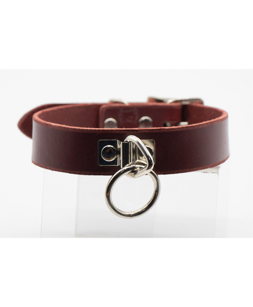 front view of the o-ring and smooth leather on the Anything But Basic O-Ring Collar in Burgundy