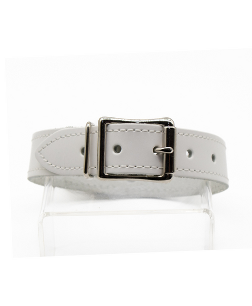 back view of the non-lockable buckle on the Anything But Basic O-Ring Collar in white leather