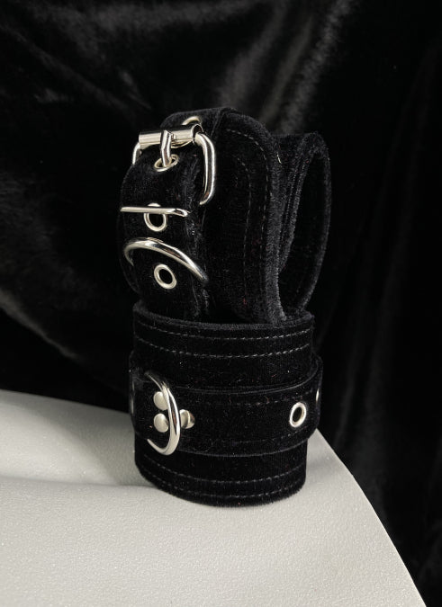 Caress Double D Ring Velvet Cuffs in Black