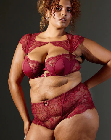 Daphne's Fantasy Detachable Lace Bra in Ruby