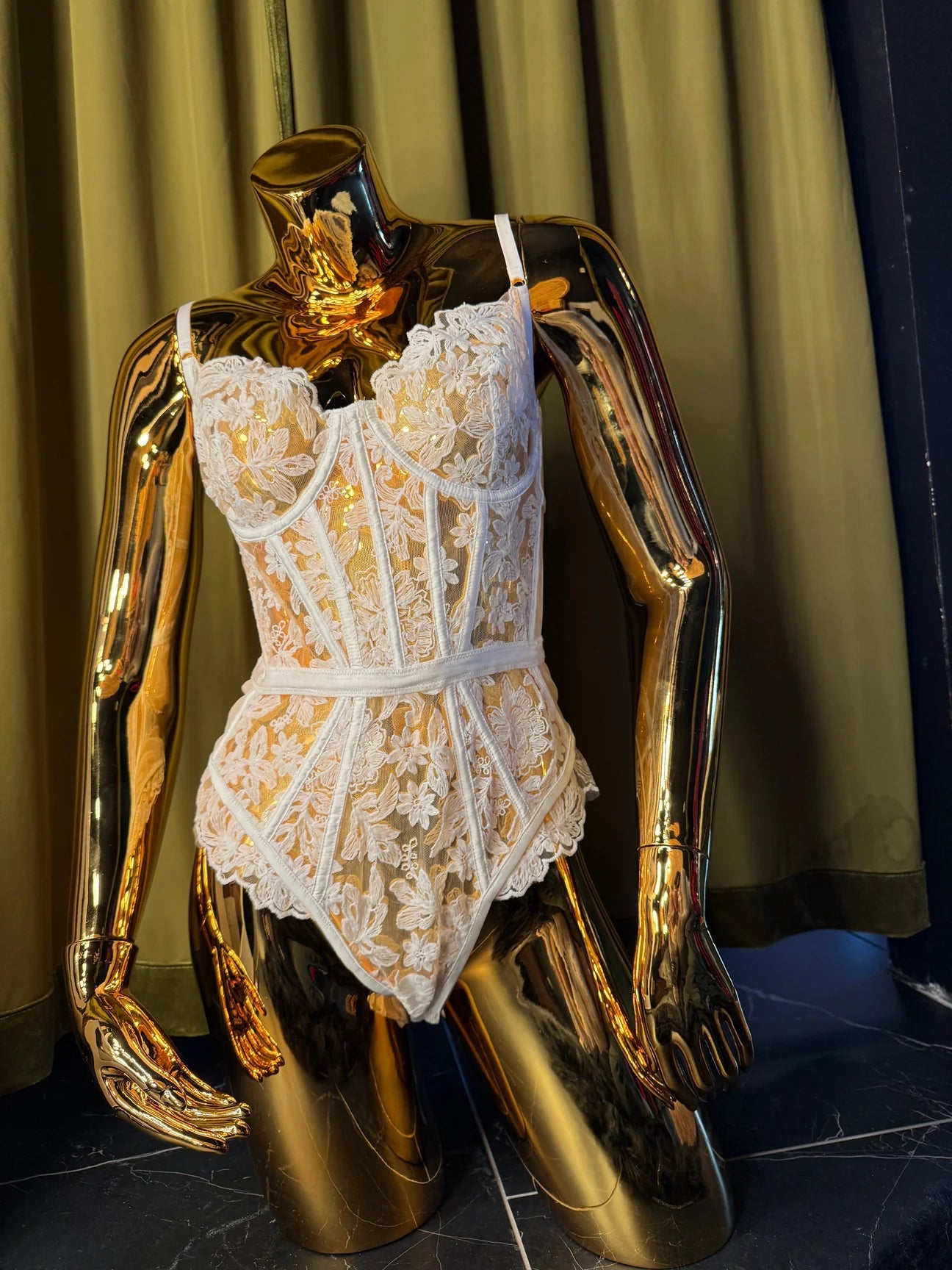 Kilo Brava Embroidery Underwire Teddy in White