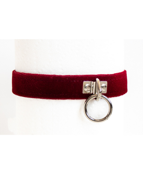another angle of the burgundy collar with nickel plated chrome o-ring 